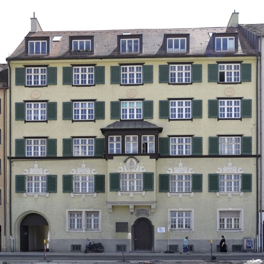 Miets- und Geschäftshaus