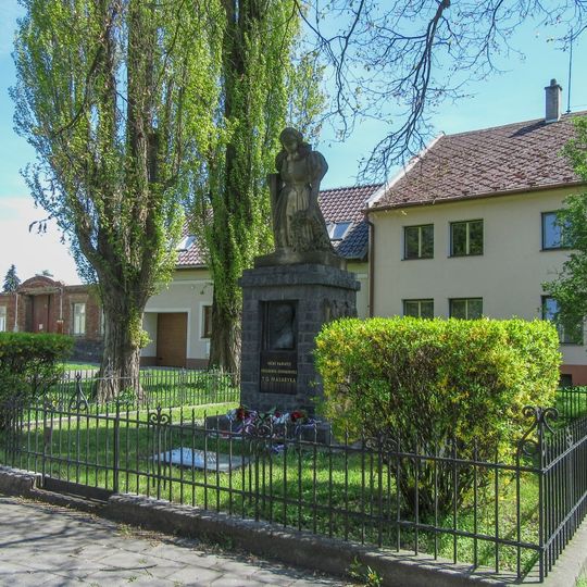 Pomník padlým v Olomouci Chválkovicích na Selském náměstí