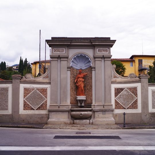 Fountain in via Trieste