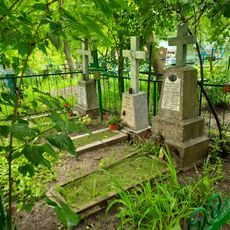 Monument scriitorului Grigore Adam (1914-1946). Cimitirul sătesc