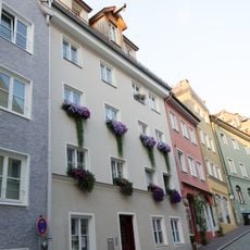 Wohn- und Geschäftshaus