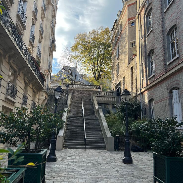 Girardon Street