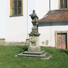 Socha svatého apoštola Jana u kostela v Cítolibech