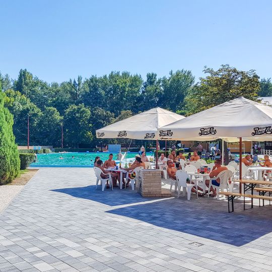 Jászberényi Lehel Uszoda és Strandfürdő