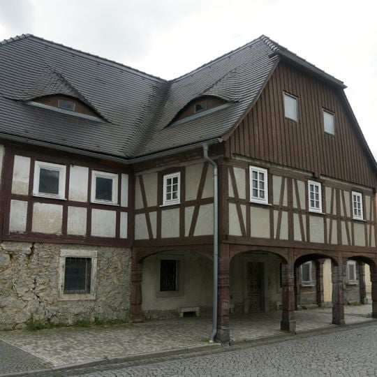 Ernst-Thälmann-Platz 9