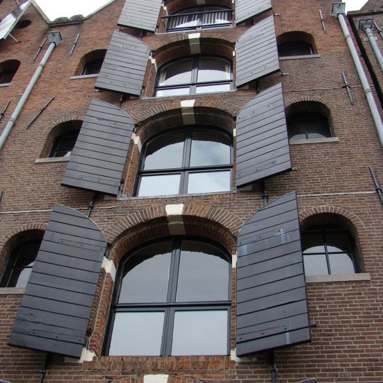 Pakhuis met puntgevel