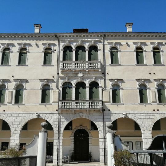 Palazzo Fullini-Zaia