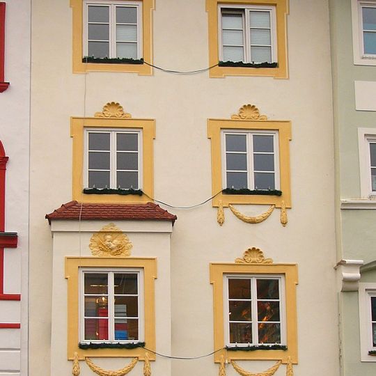 Wohn- und Geschäftshaus