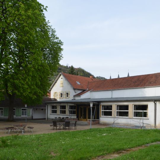 Saalbau mit Kegelbahn
