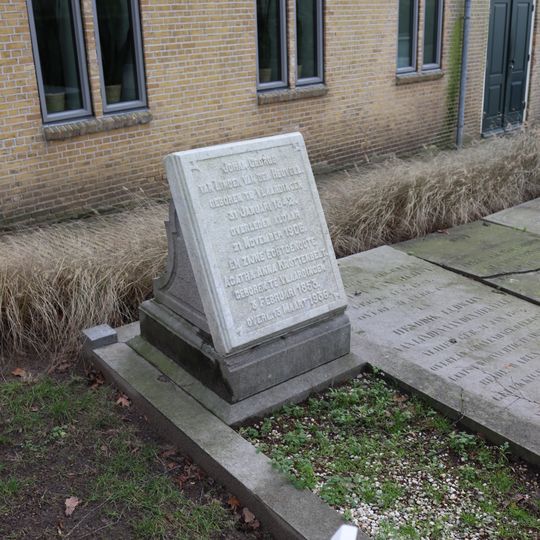 Grave monument for J.G. van Linden van den Heuvell and A. A. Knottenbelt