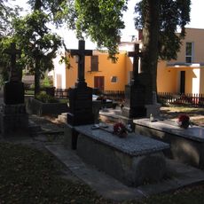 Cmentarz przykościelny w Tylicach