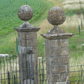 Eastern Gates To Avebury Manor
