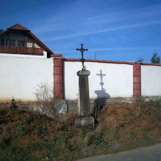 Kříž u Ptenína