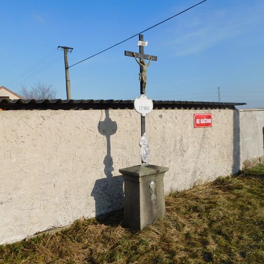 Kříž v ulici Ke Kaštanu v Tuchlovicích