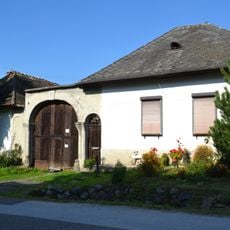 Roľnícka usadlosť, dom ľudový s hosp. časť.