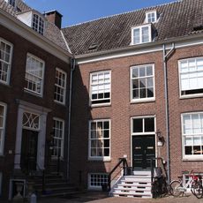 Pand haaks op nr 1: sobere lijstgevel