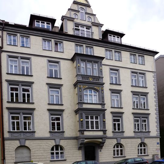 Blutenburgstraße 83