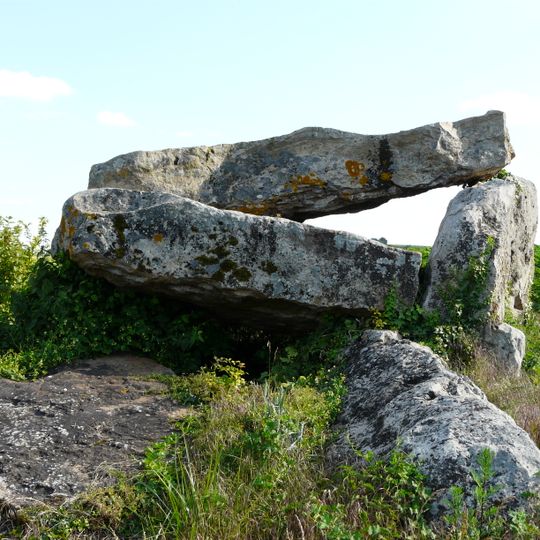 Dolmen de Saint-Léger-de-Montbrillais