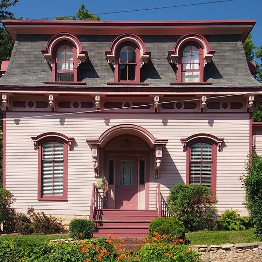 Casa de Ivory McKusick