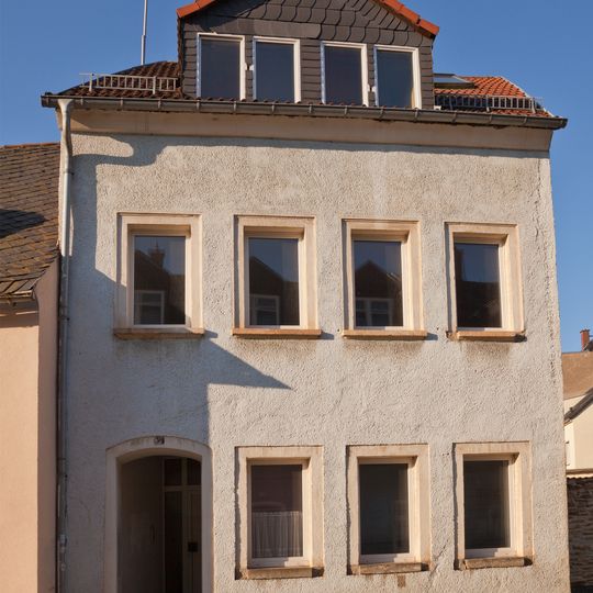 Zweigeschossiges Wohnhaus Lange Straße 56