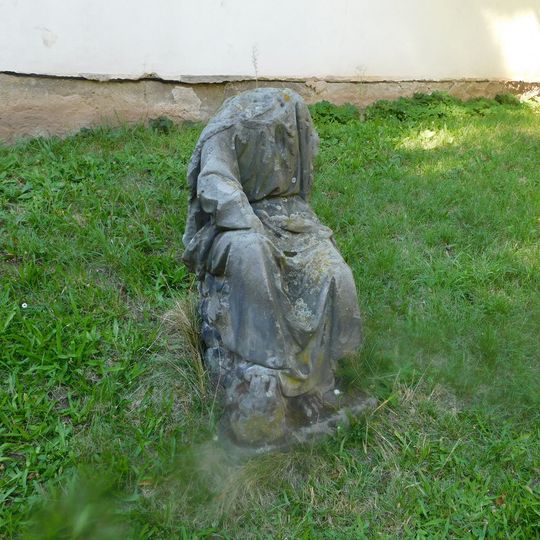 Socha u kostela Nejsvětější Trojice v Českém Brodu