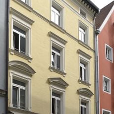 Wohn- und Geschäftshaus