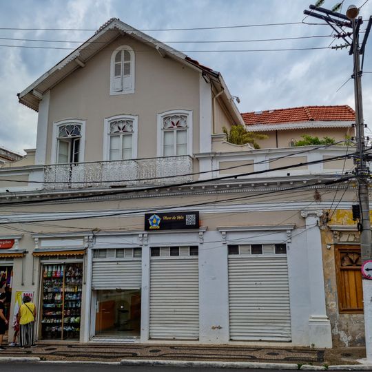 Building at Rua Madre Maria Teodora, 15