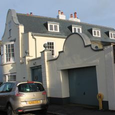 Wall and Piers of No 40