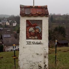 Kreuzwegstation Auf dem Rad; Ostringstraße in Hausen (bei Aschaffenburg)