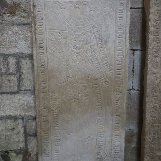 Dalle funéraire de Louis de Rochequin à Saint-Seine-l'Abbaye