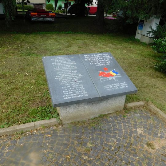 Pomník padlým sovětským a rumunským vojákům v Tvarožné