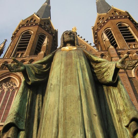 Statue of Sacred Heart of Jesus Christ