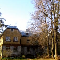 Shuvalovo railway station residential building