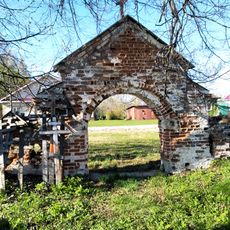 Ограда с воротами (Малые Всегодичи)