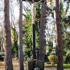 Centrální kříž na hřbitově Malvazinky