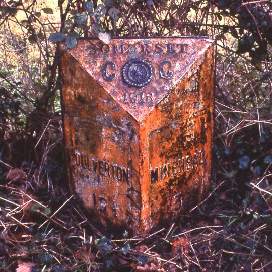Milepost, N side of Frackford Bridge, Knowle Lane West
