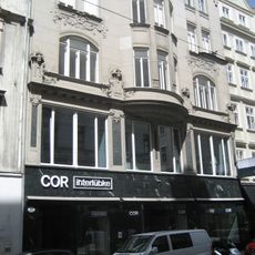 Wohn- und Geschäftshaus, Zum schwarzen Bock