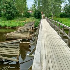 Пешеходный мост через Мегрегу (Слободской мост) (Олонец)