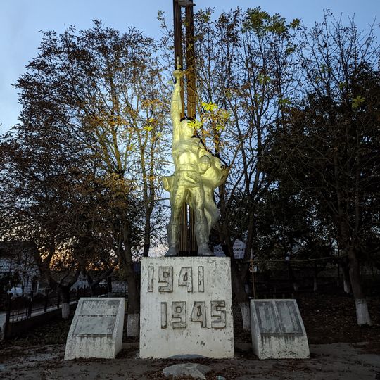 World War II memorial in Ișnovăț, Criuleni