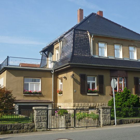 Villa Schulstraße 1