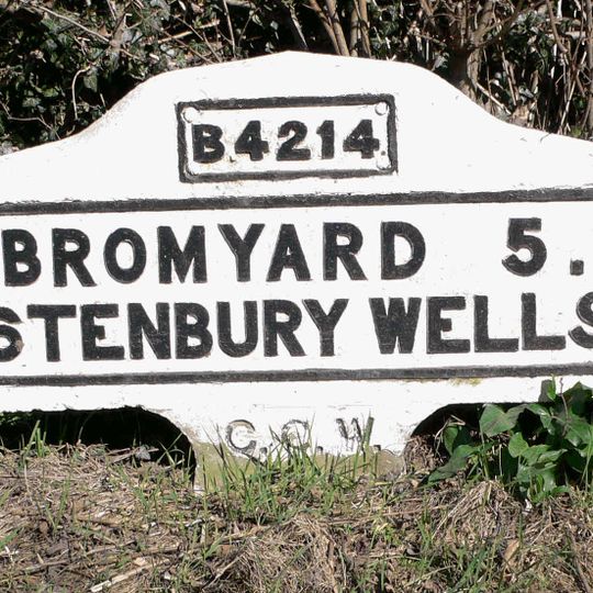 Milestone, Grithill Farm, 30 yds from county boundary