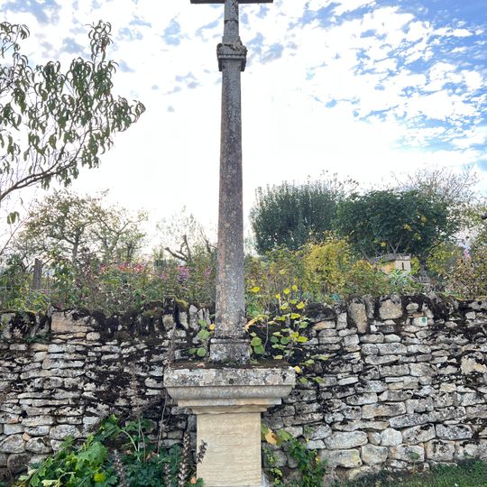 Croix du bourg de Vareilles