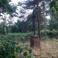 Kříž nad rozcestím v Milovanicích