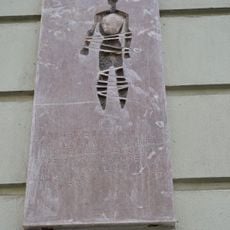 Nájomný dom, tabuľa pamätná