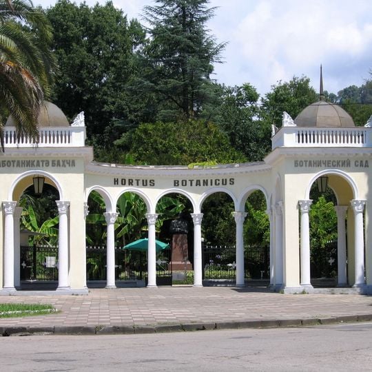 Jardín Botánico de Sujumi