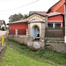 Kaplička svatého Jana Nepomuckého na rozcestí v Kováni