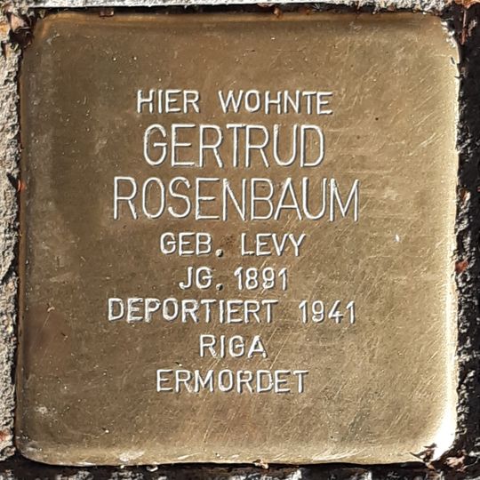 Stolperstein en memoria de Gertrud Rosenbaum