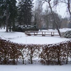 Lávka na ostrůvek v Zámeckém rybníku v Lánech