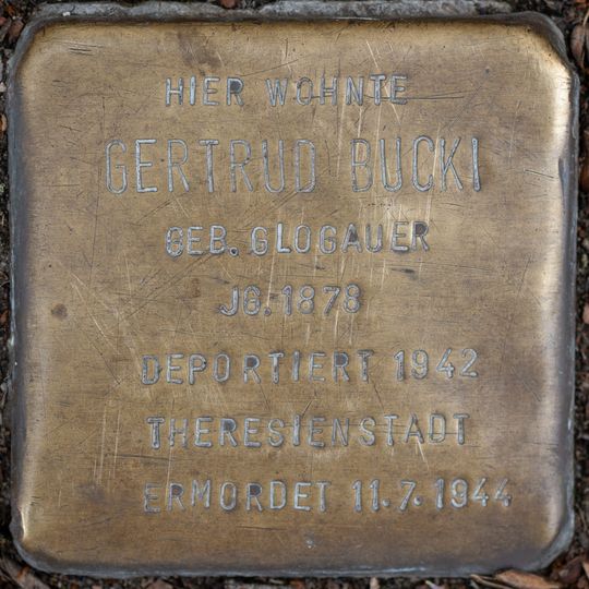 Stolperstein en memoria de Gertrud Bucki