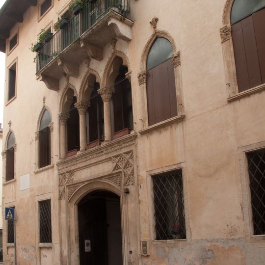 Palazzo Volpe Cabianca